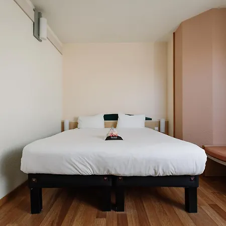 Ibis Brussels 3* ווטרלו