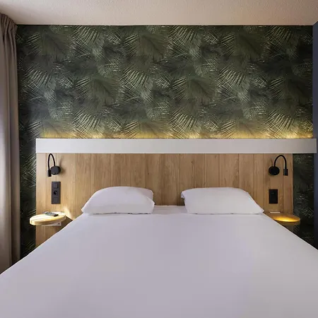 Ibis Brussels מלון
