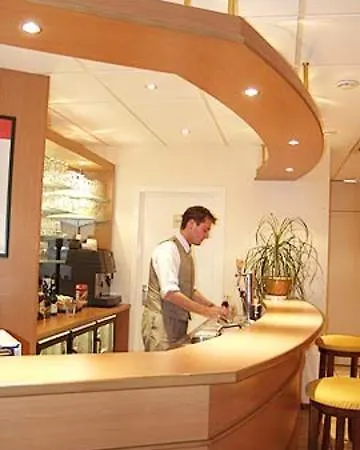 Ibis Brussels فندق